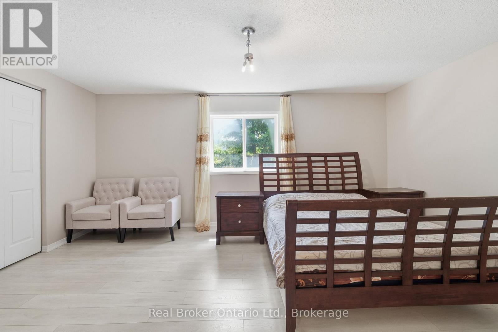 #19 10 FALLOWFIELD DRIVE - 15