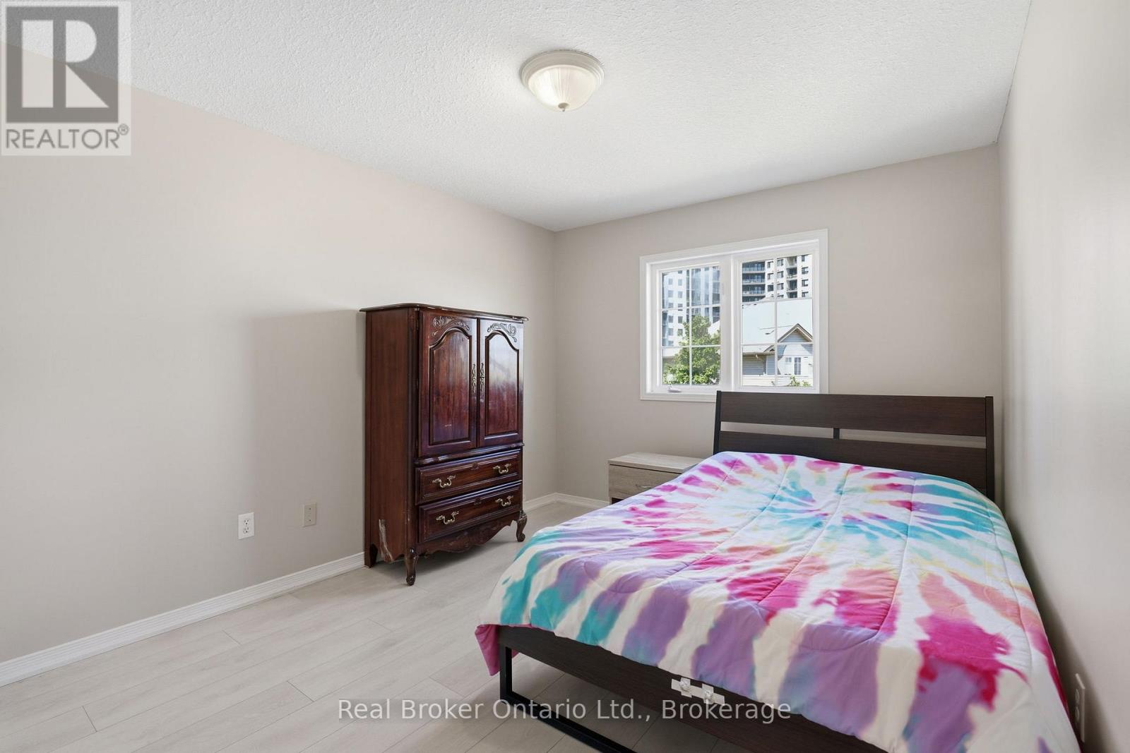 #19 10 FALLOWFIELD DRIVE - 17