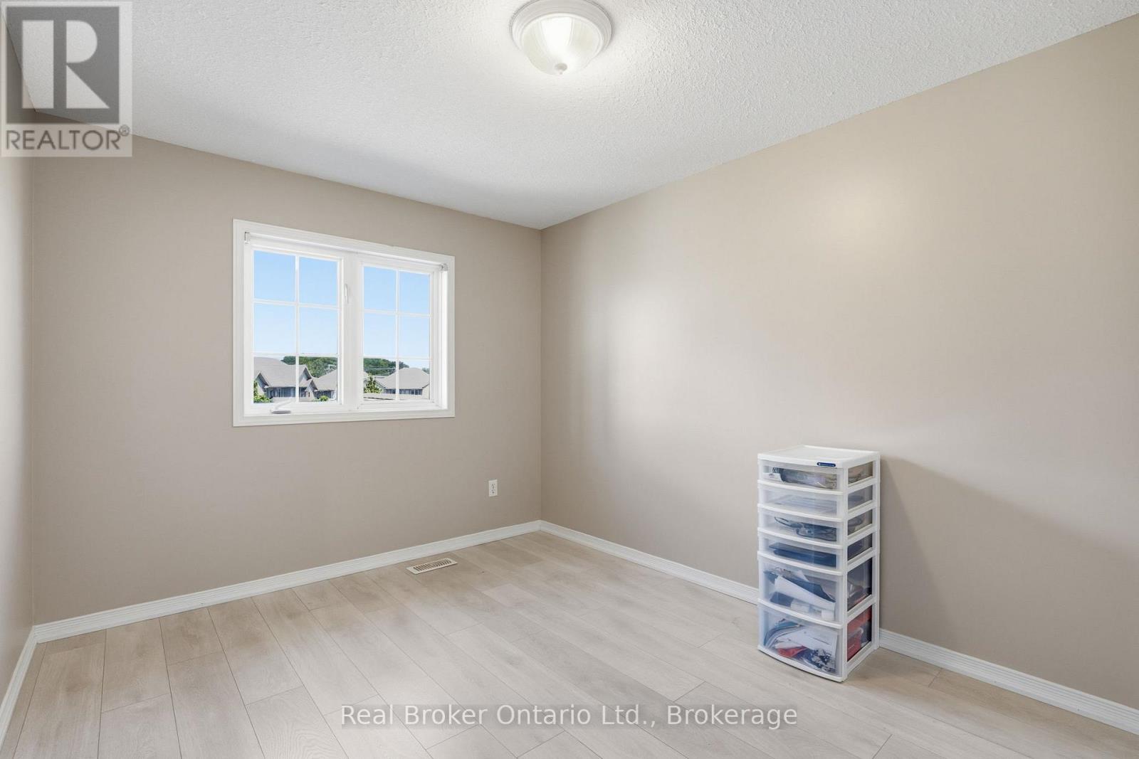 #19 10 FALLOWFIELD DRIVE - 19
