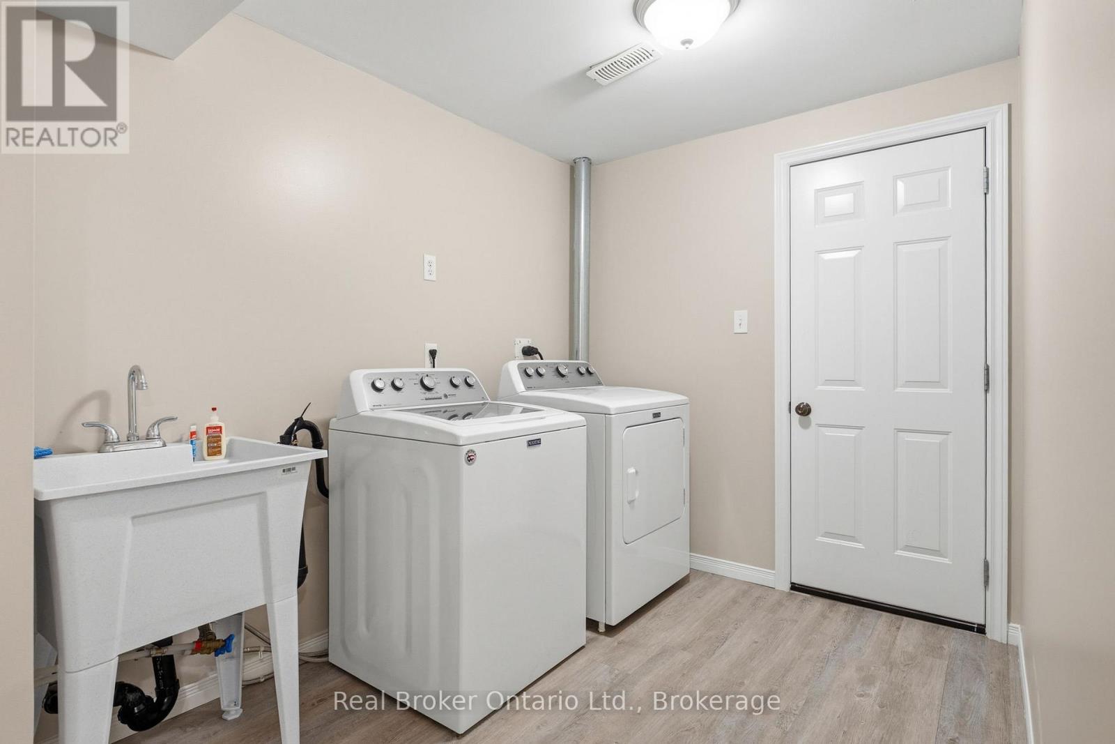 #19 10 FALLOWFIELD DRIVE - 25