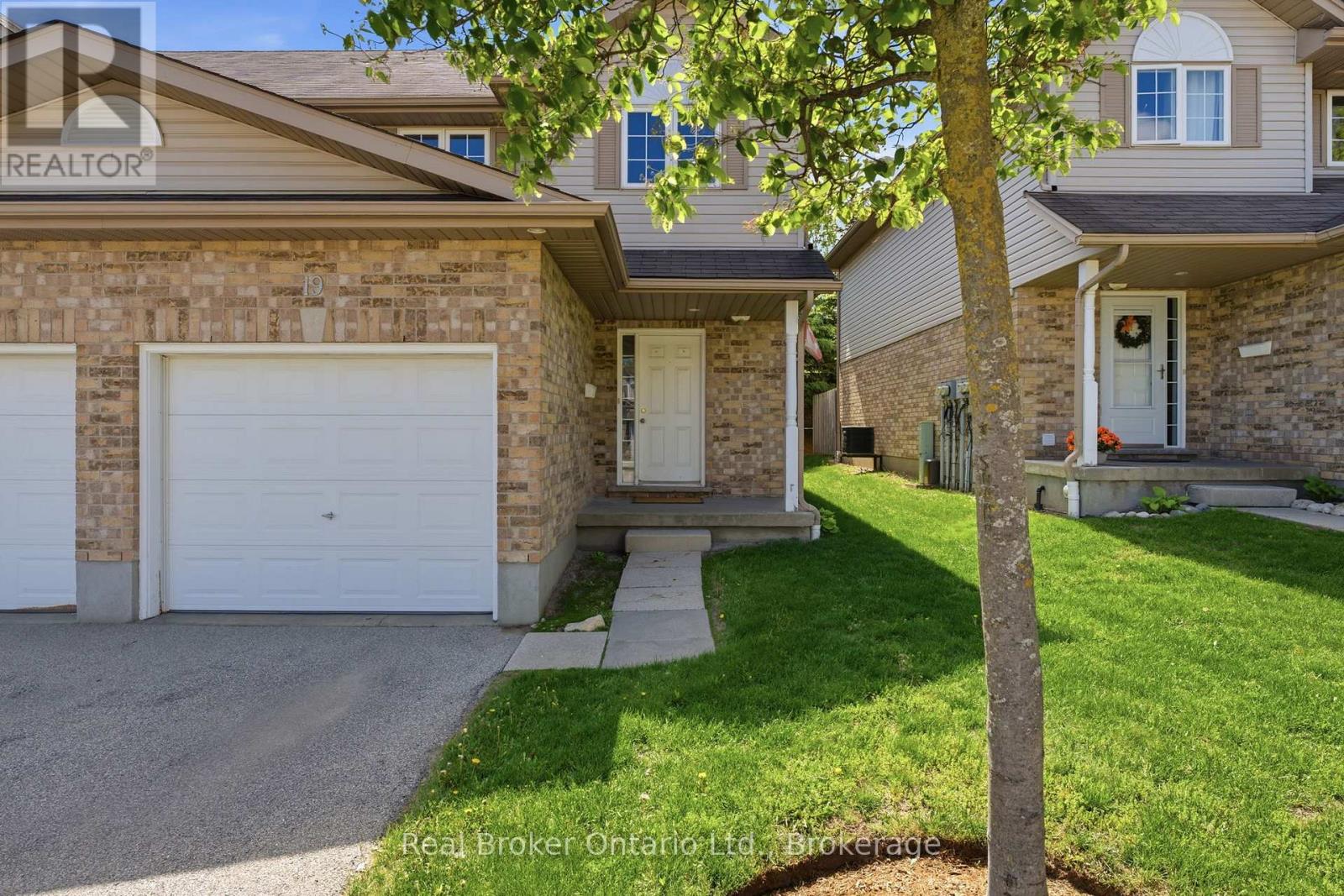 #19 10 FALLOWFIELD DRIVE - 3