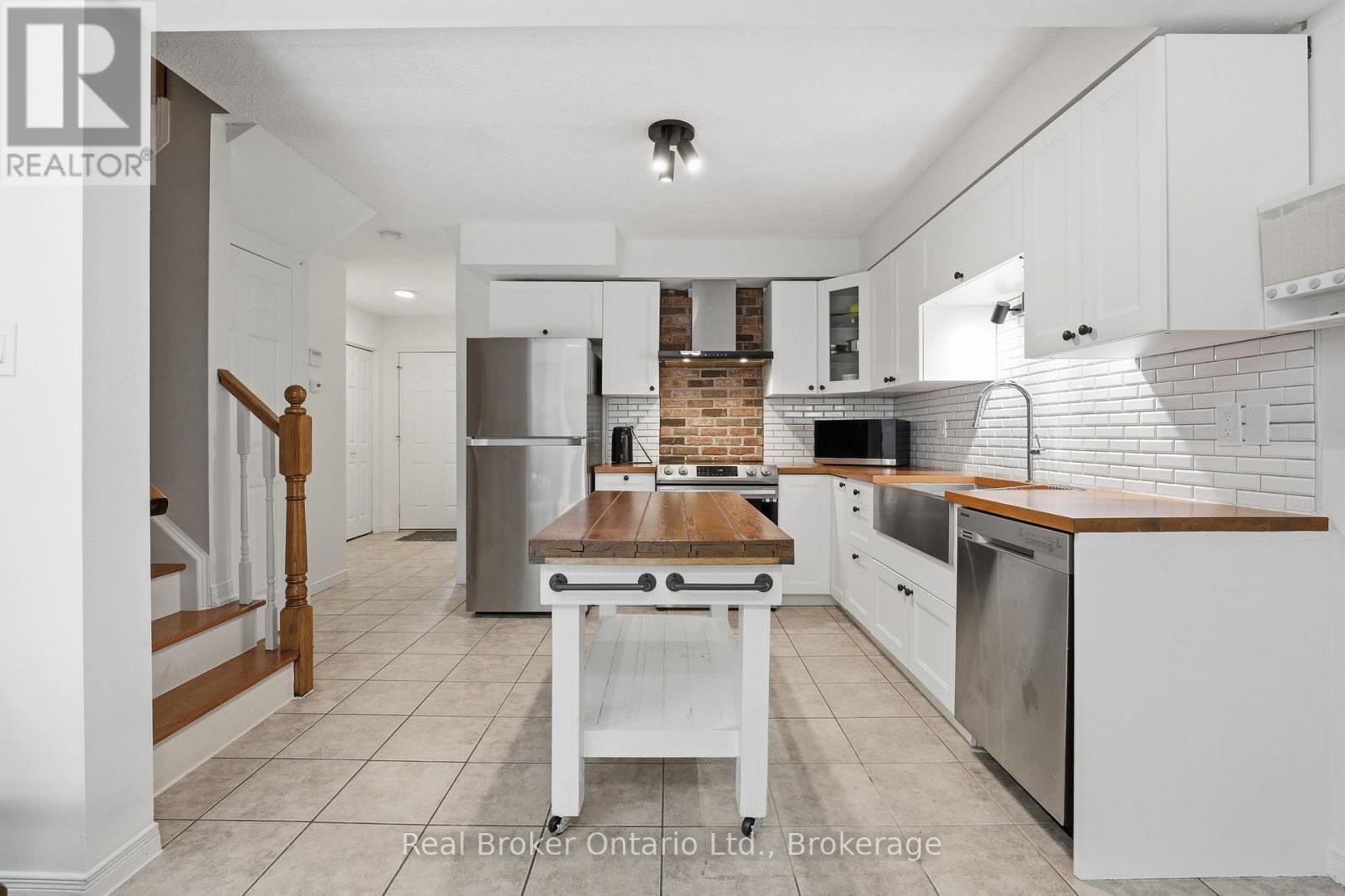 #19 10 FALLOWFIELD DRIVE - 8