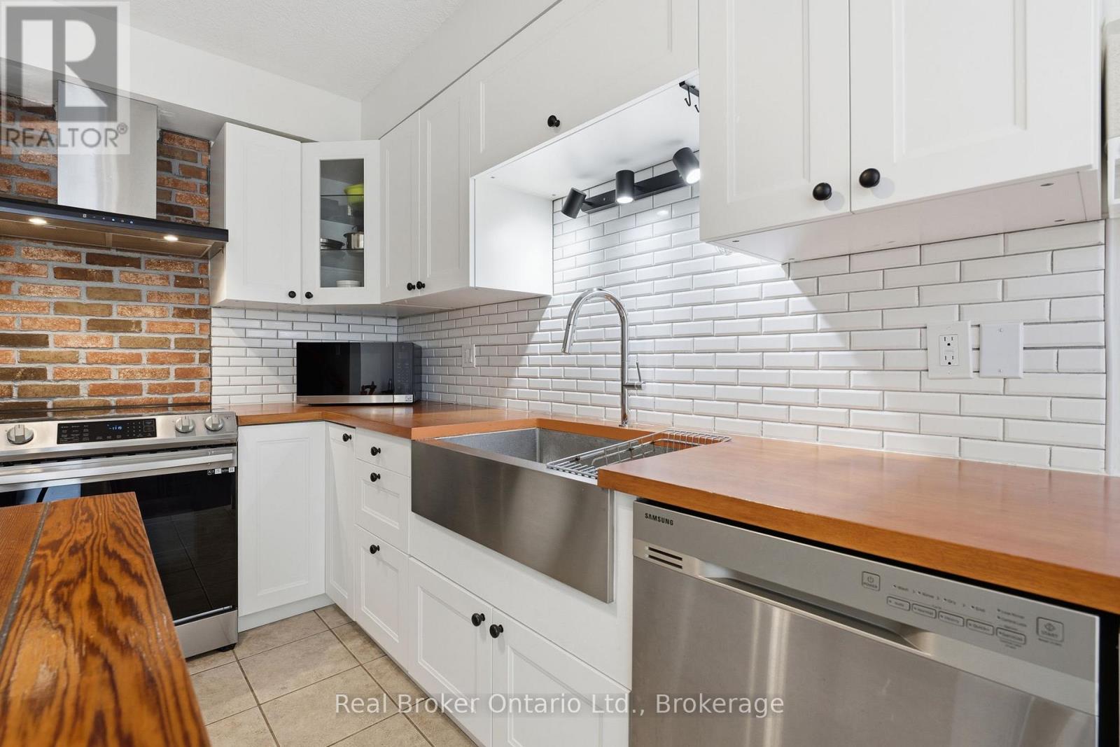 #19 10 FALLOWFIELD DRIVE - 9