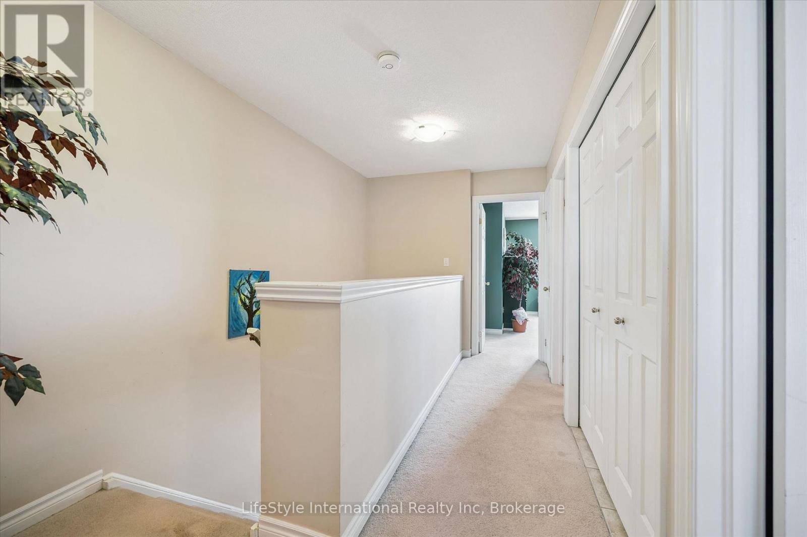 47 HASLER CRESCENT - 24