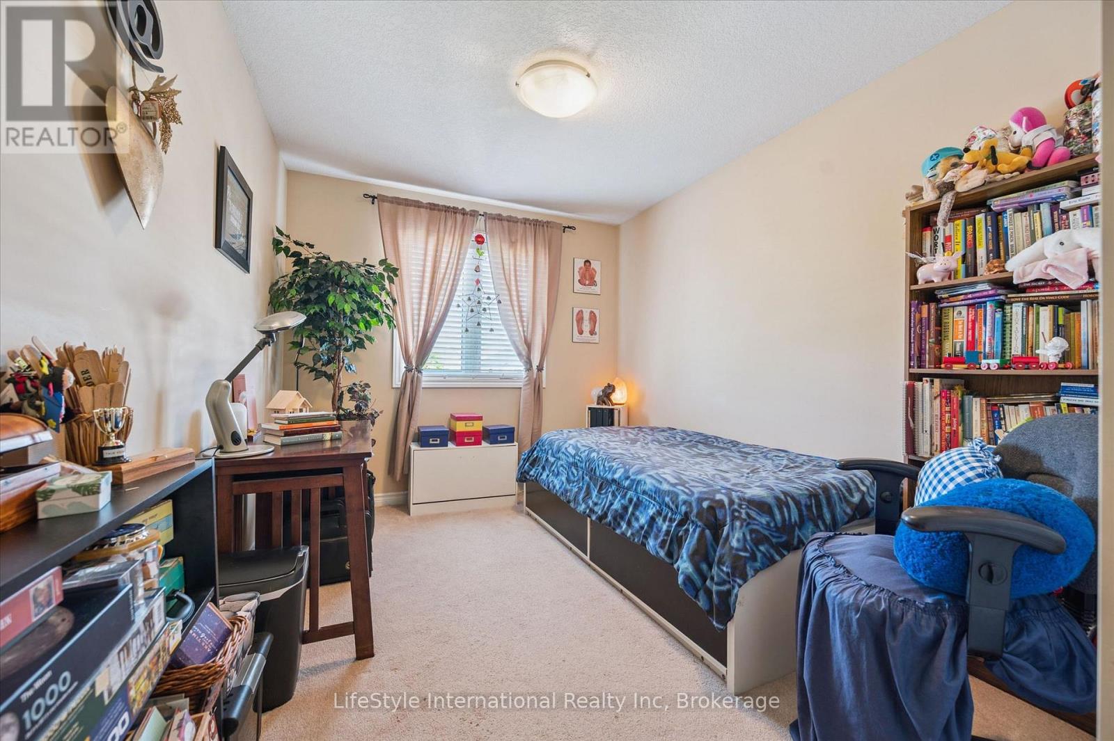 47 HASLER CRESCENT - 26