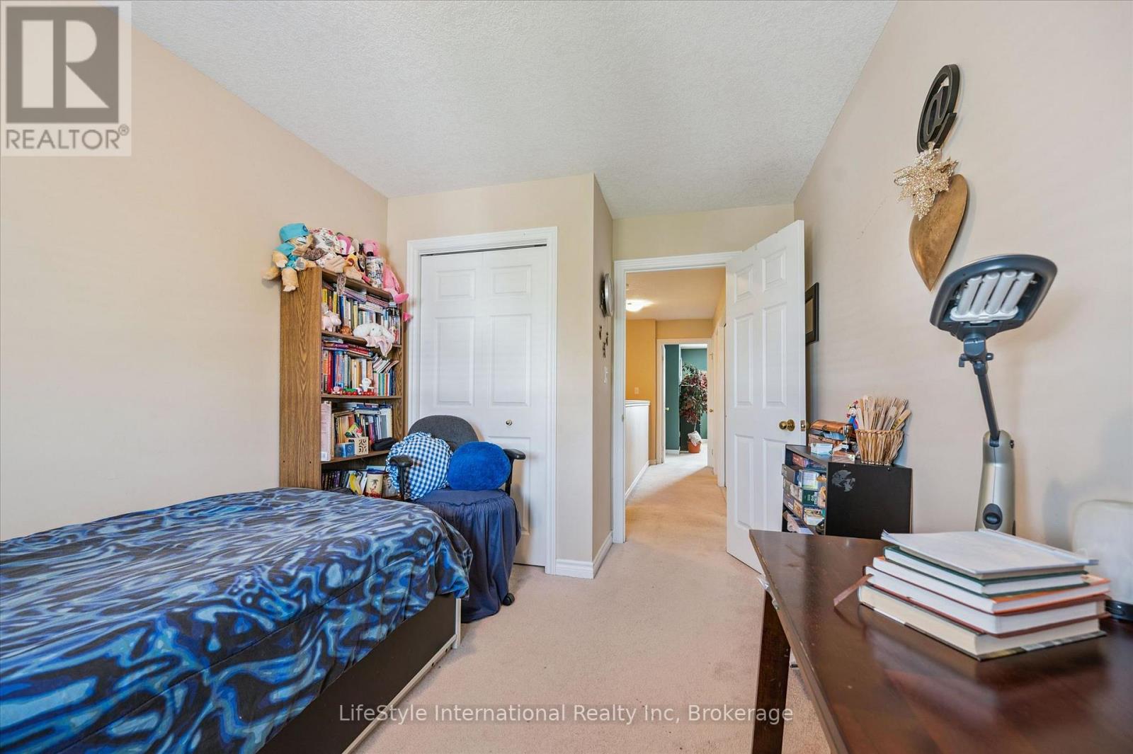 47 HASLER CRESCENT - 27