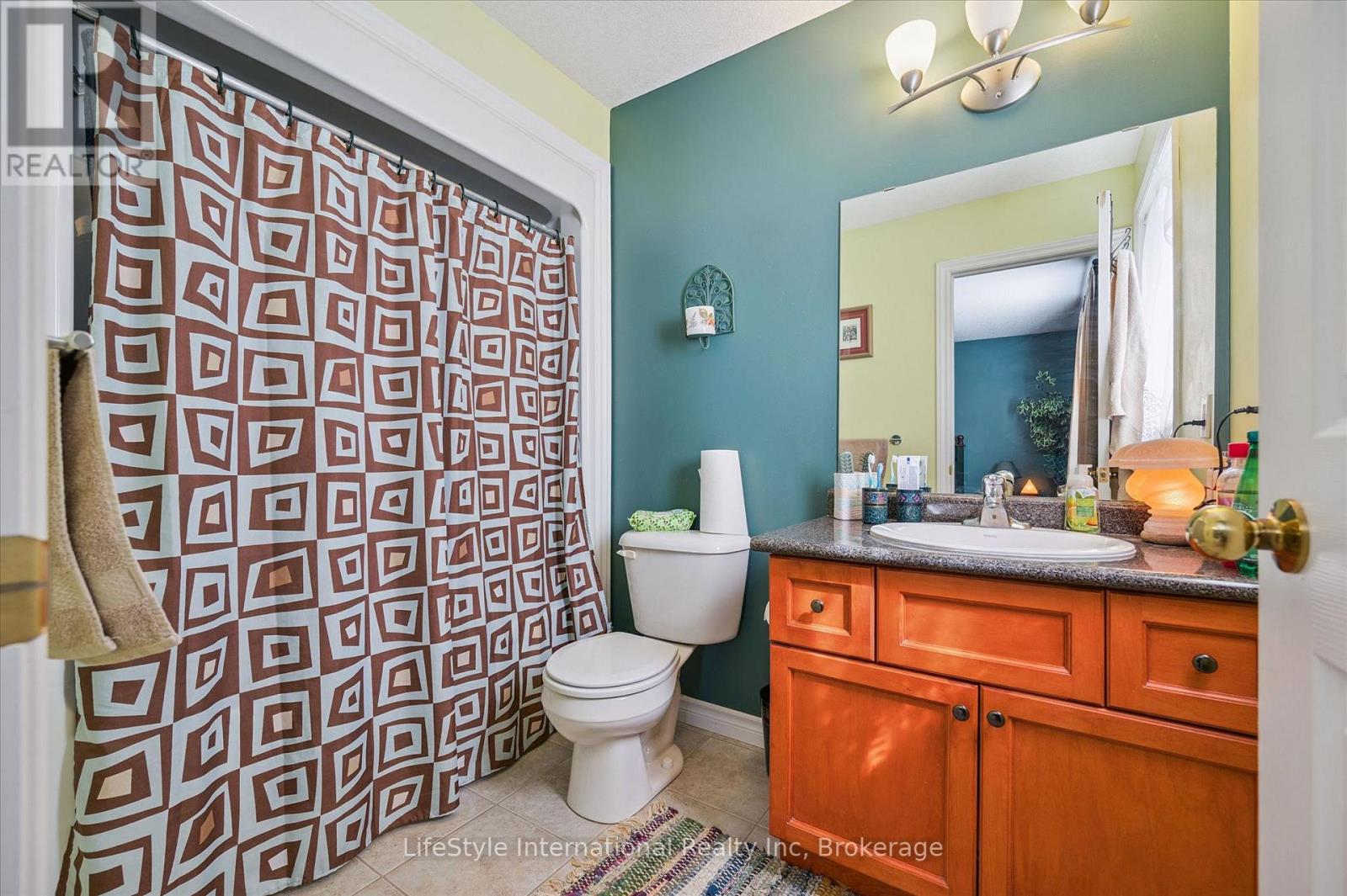 47 HASLER CRESCENT - 36