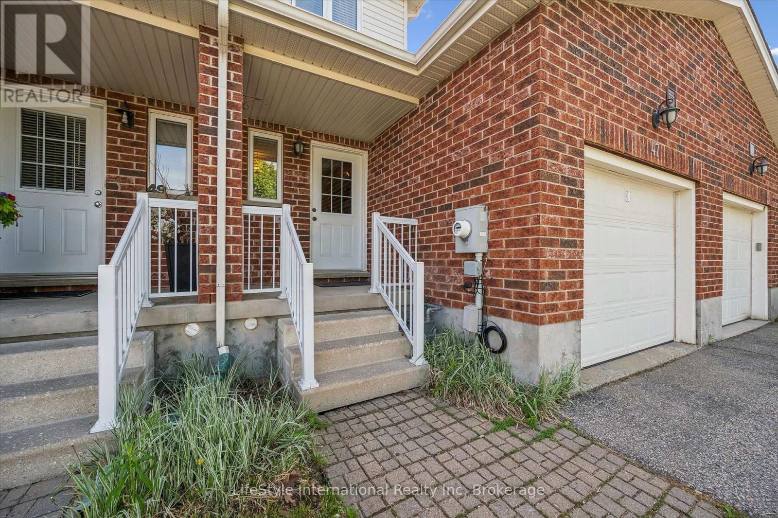 47 HASLER CRESCENT - 4