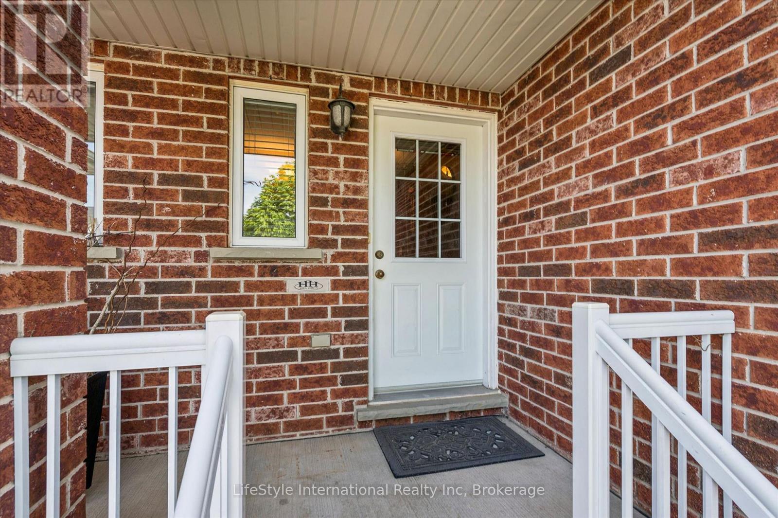 47 HASLER CRESCENT - 5