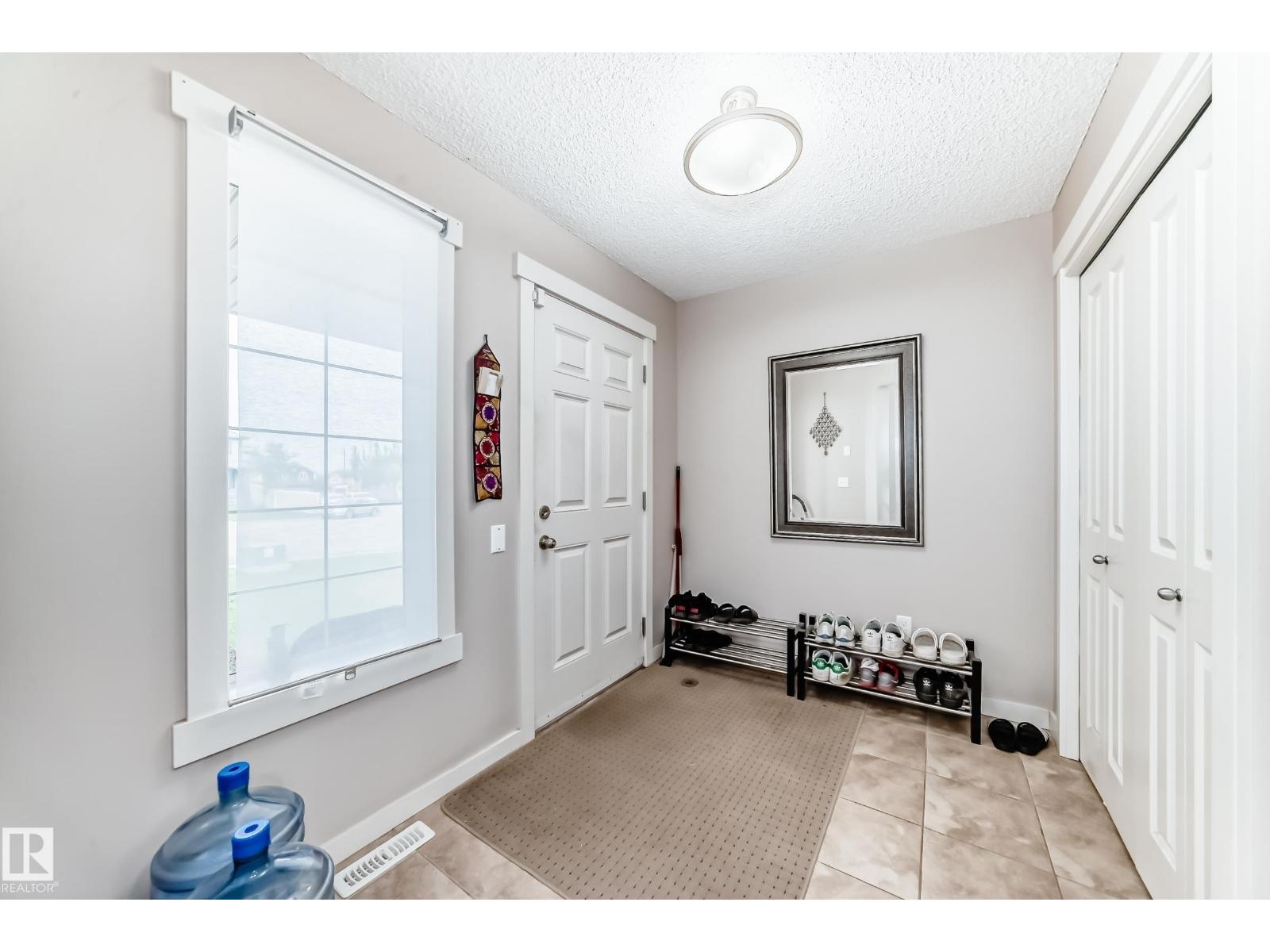 2808 36 AV NW - 3