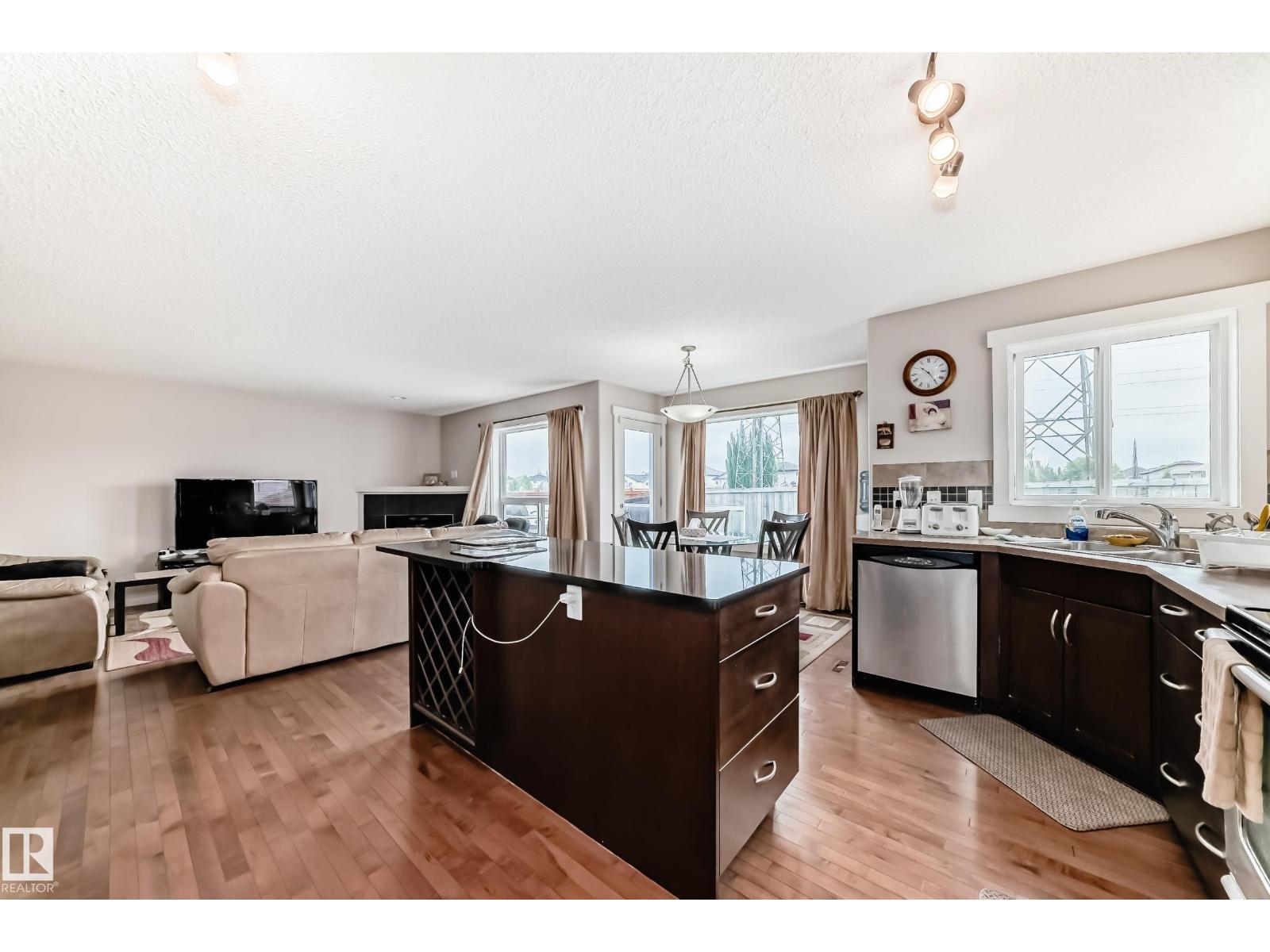 2808 36 AV NW - 7