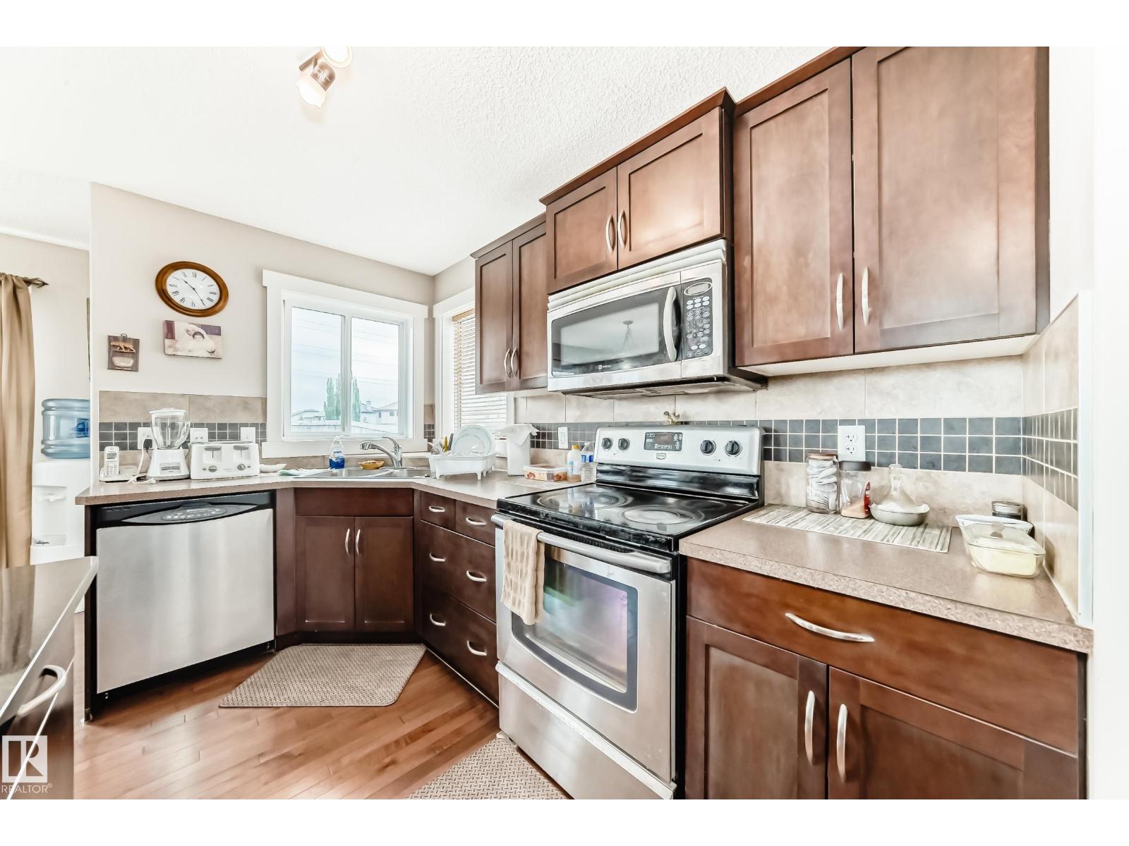 2808 36 AV NW - 9