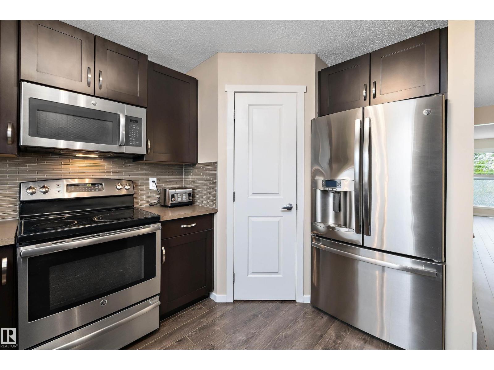 467 SHEPPARD BV — photo 15