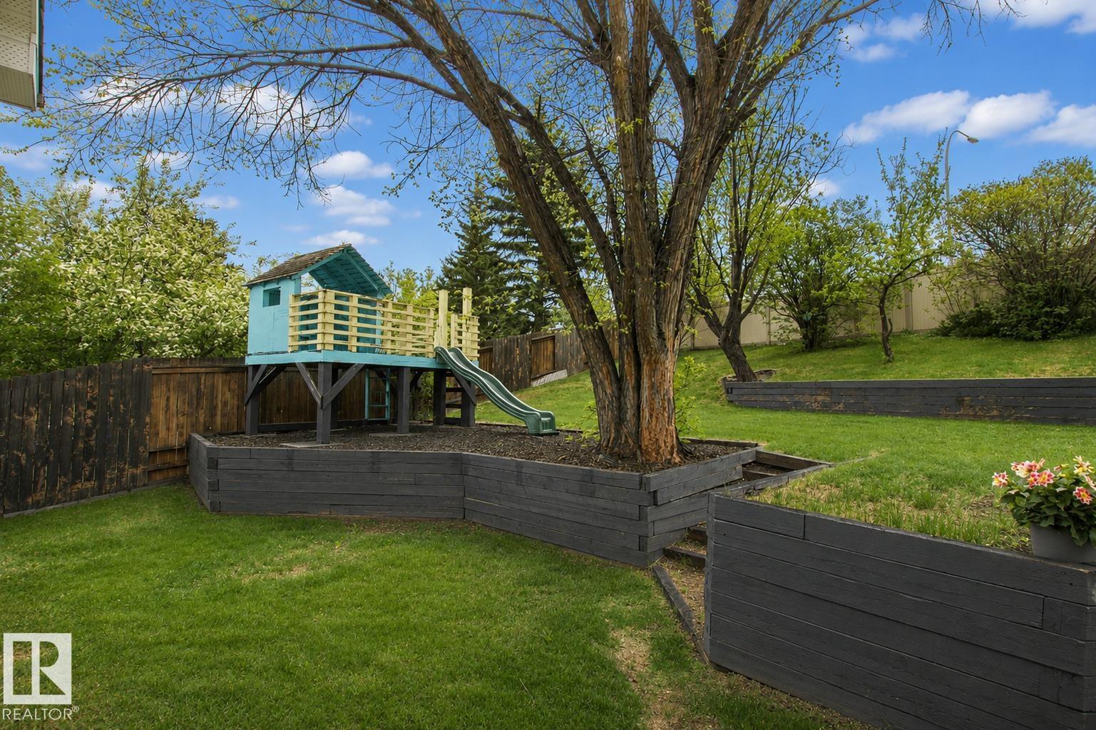 22 DEWBERRY PL - 33
