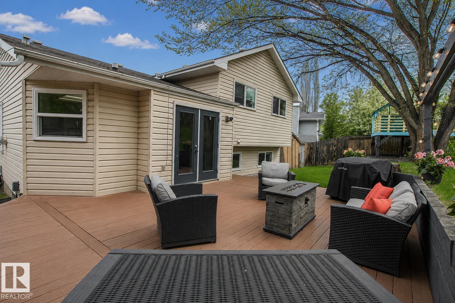 22 DEWBERRY PL - 36