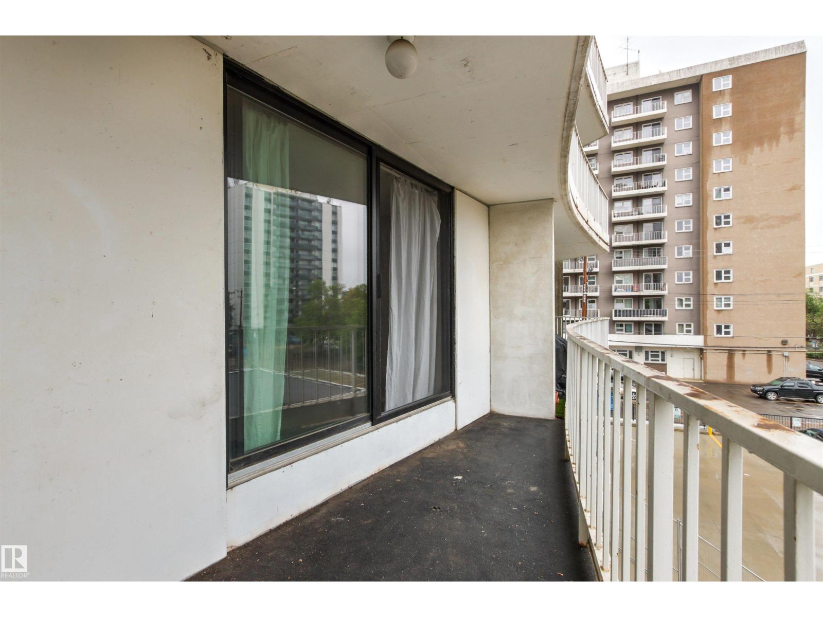 #303 10045 117 ST NW - 40