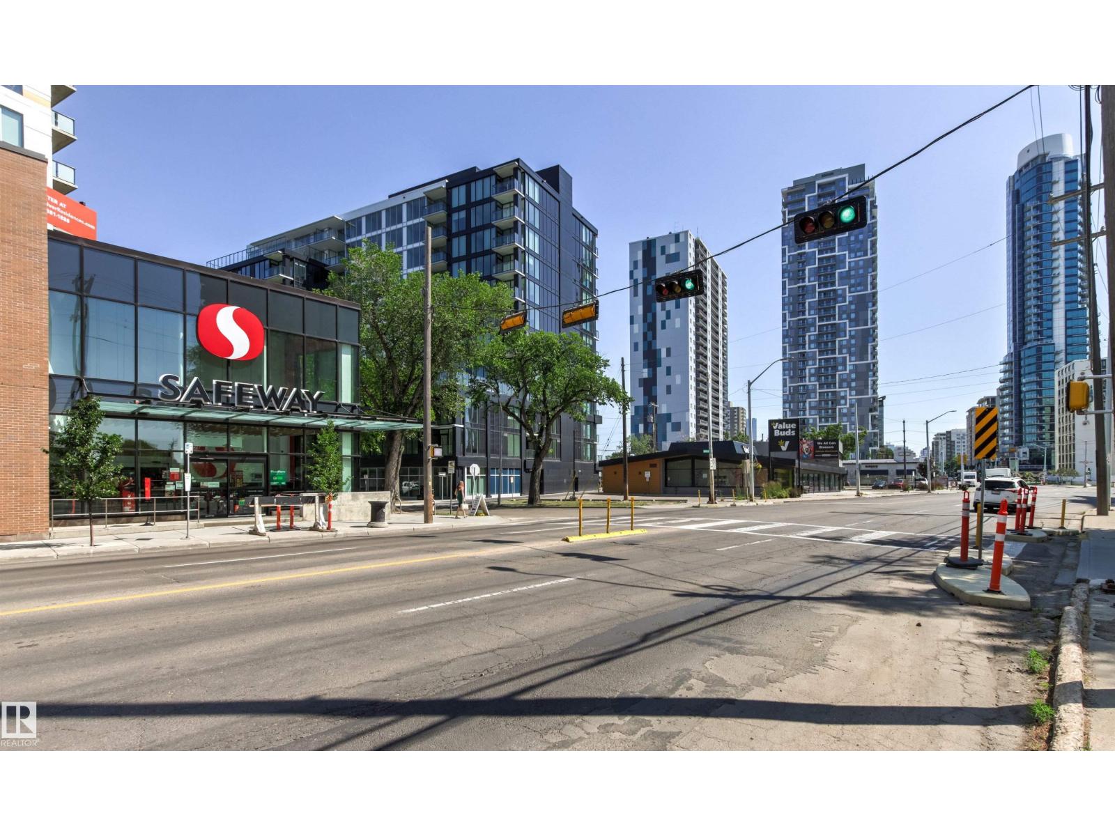 #303 10045 117 ST NW - 61