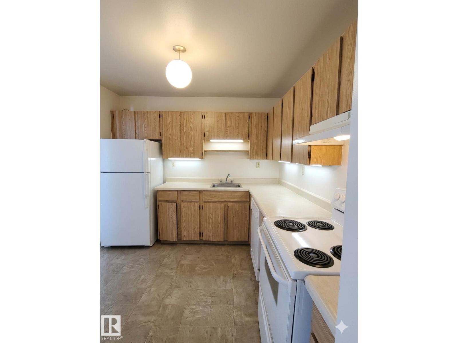 #203 1628 48 St NW photo 5 — MLS® E4491670
