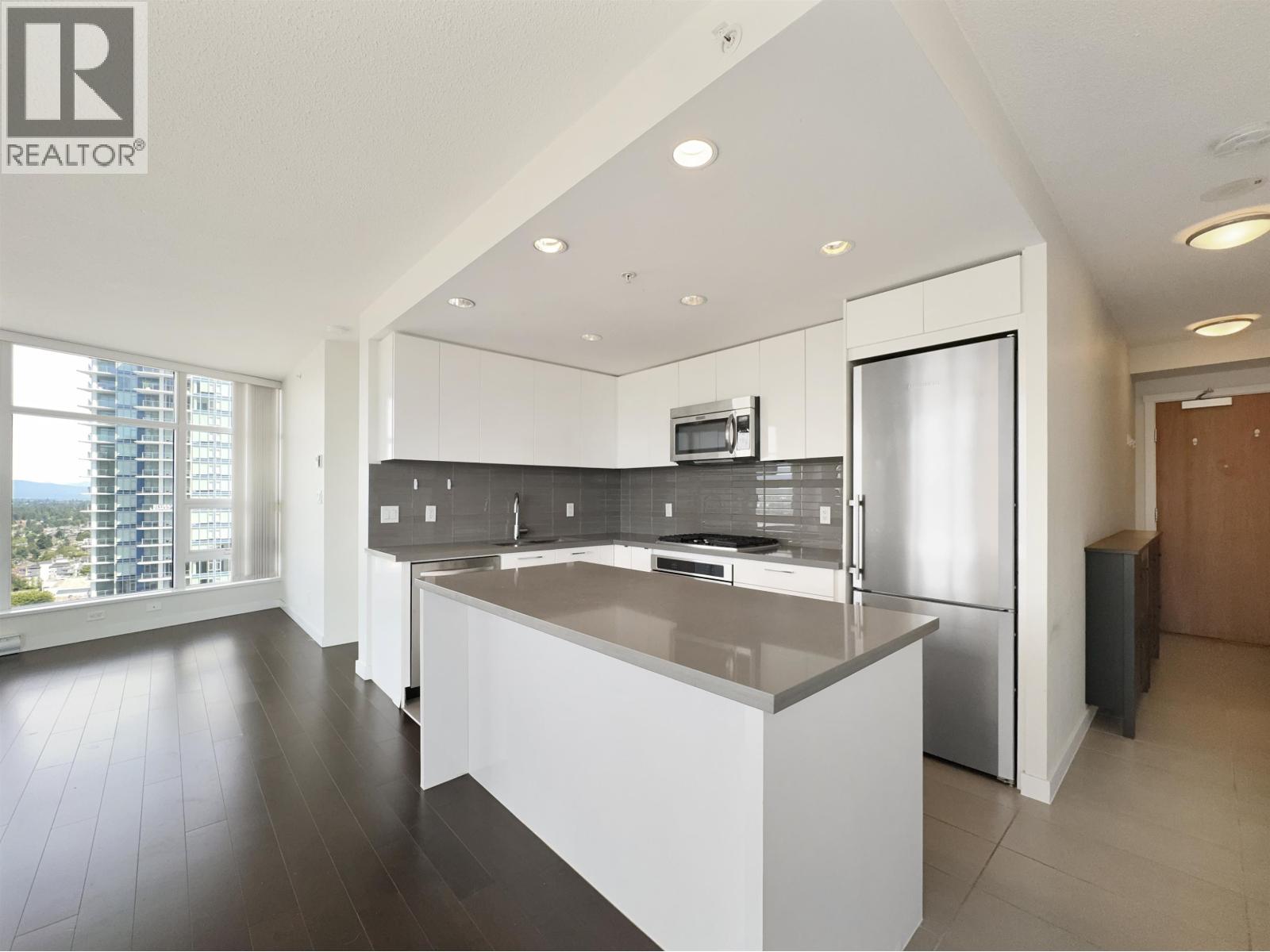 30xx 4880 BENNETT STREET, Burnaby