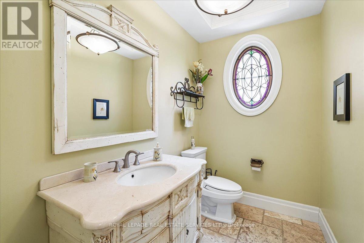 1726 THE PINES - 16