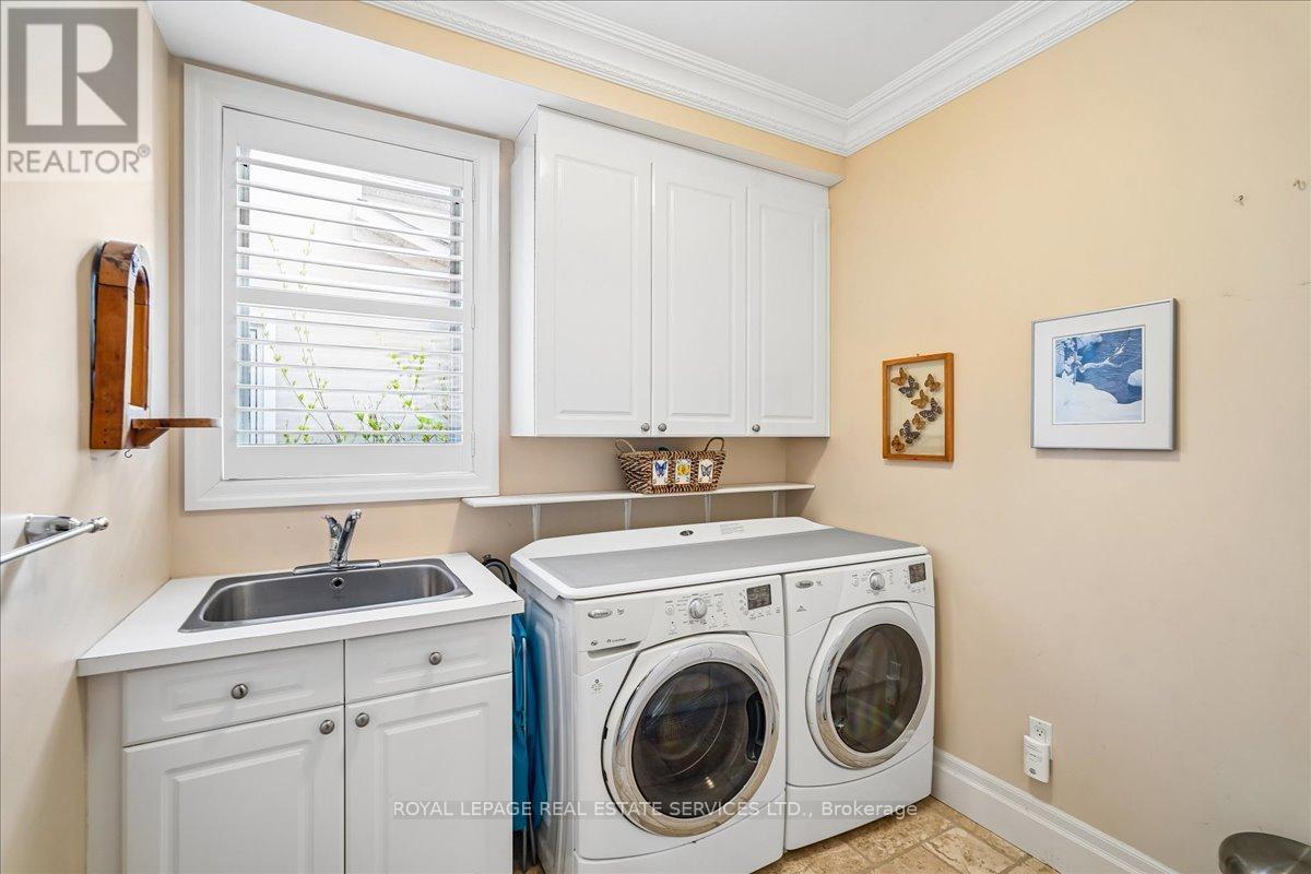 1726 THE PINES - 17