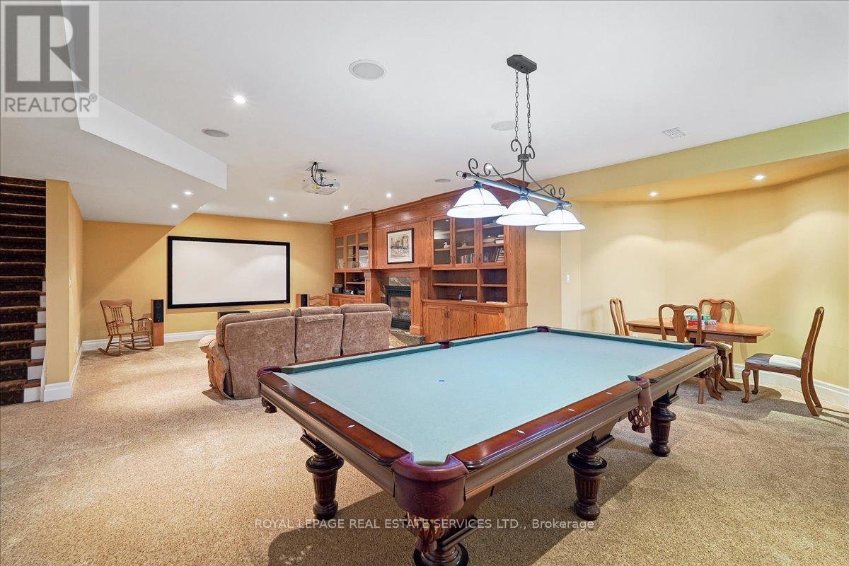 1726 THE PINES - 34