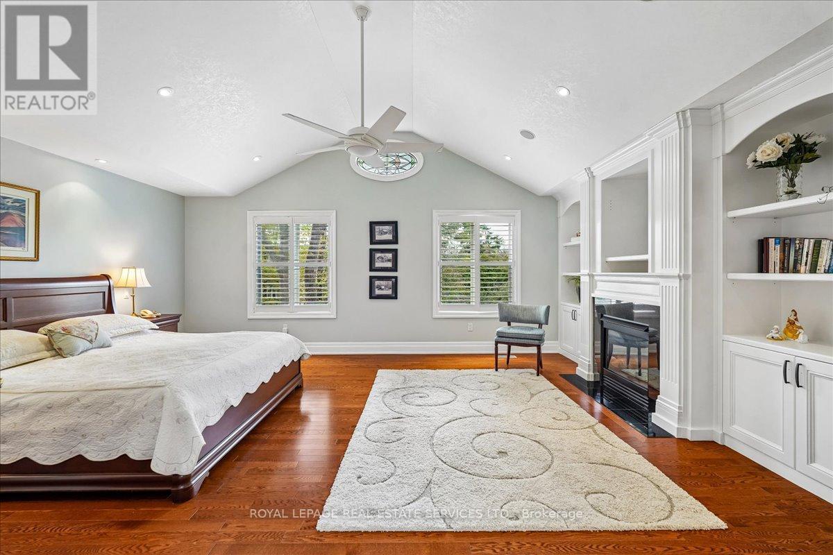 1726 THE PINES - 19