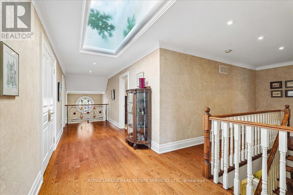 1726 THE PINES - 27