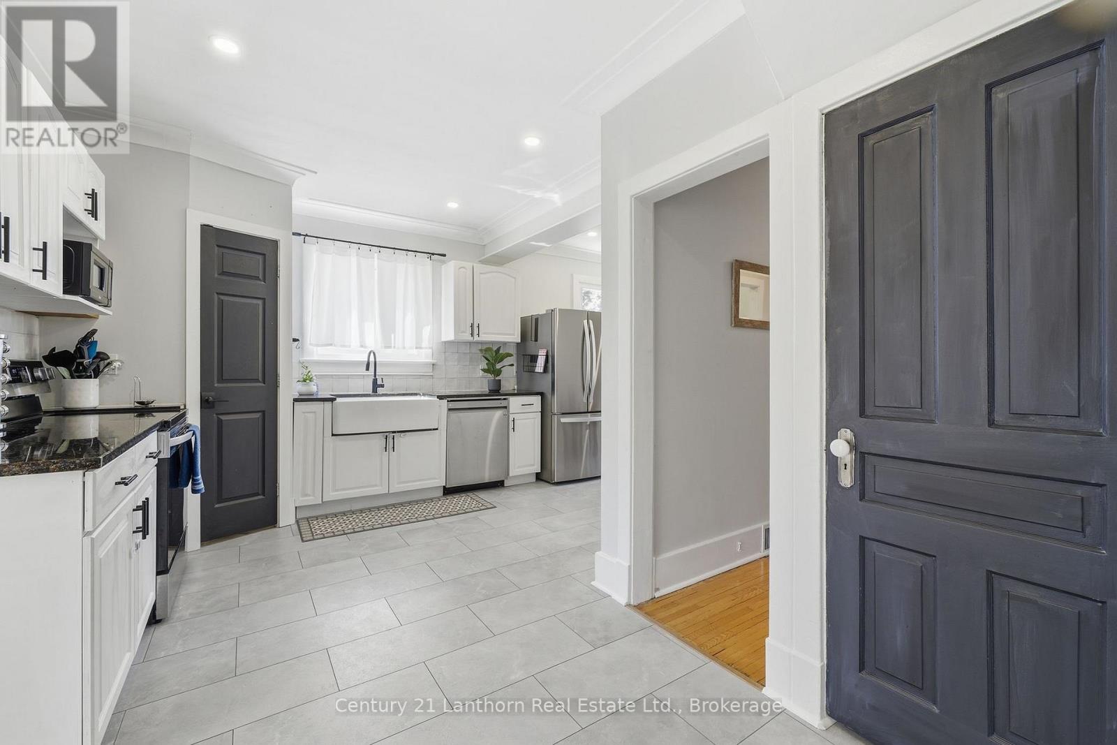 239 FOSTER AVENUE - 16