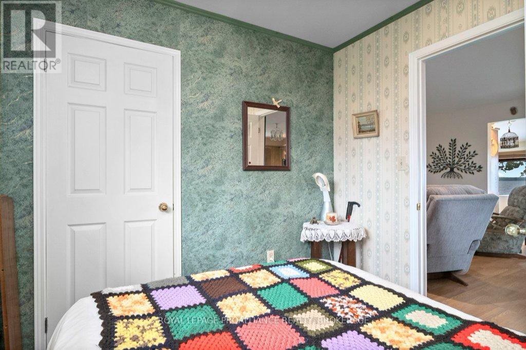 27 BERRY LANE - 23