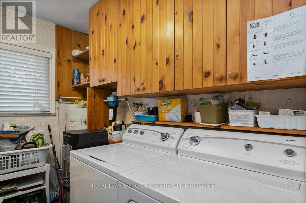 27 BERRY LANE - 24