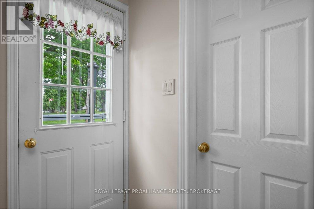 27 BERRY LANE - 17