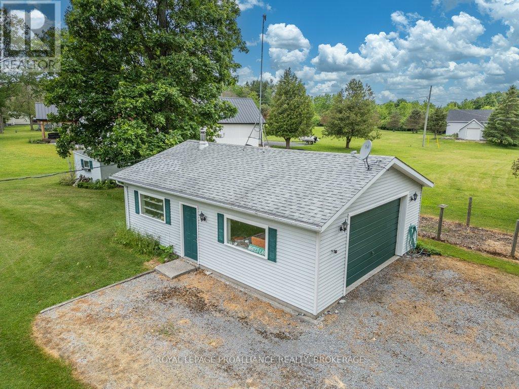 27 BERRY LANE - 40
