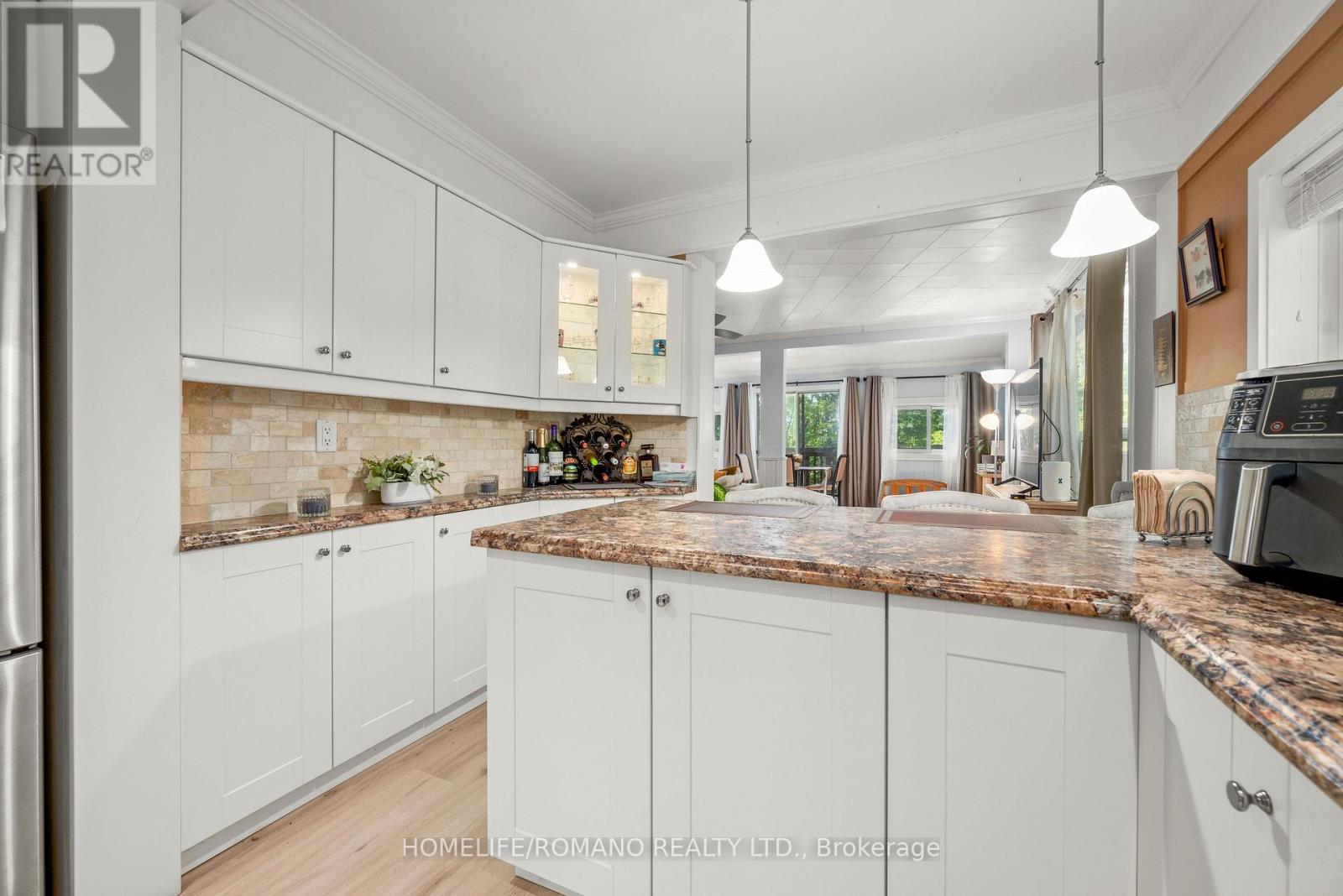 15 PLEASURE STREET - 12