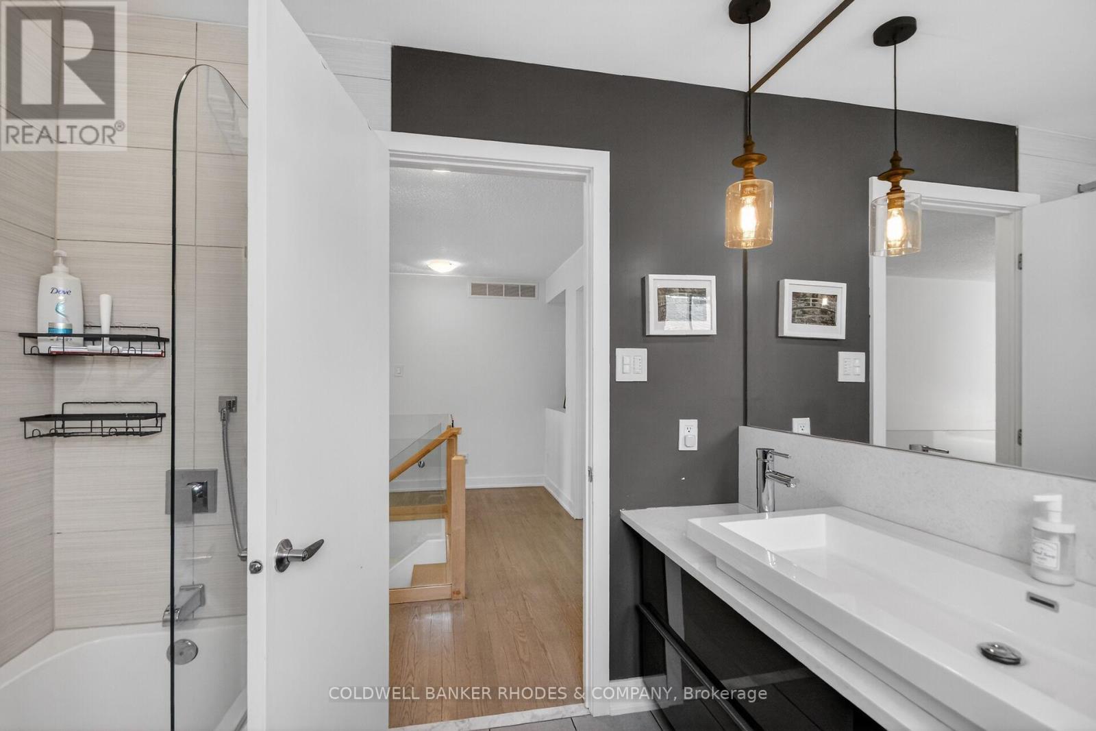 3757 MOUNTAIN MEADOWS CRESCENT - 32