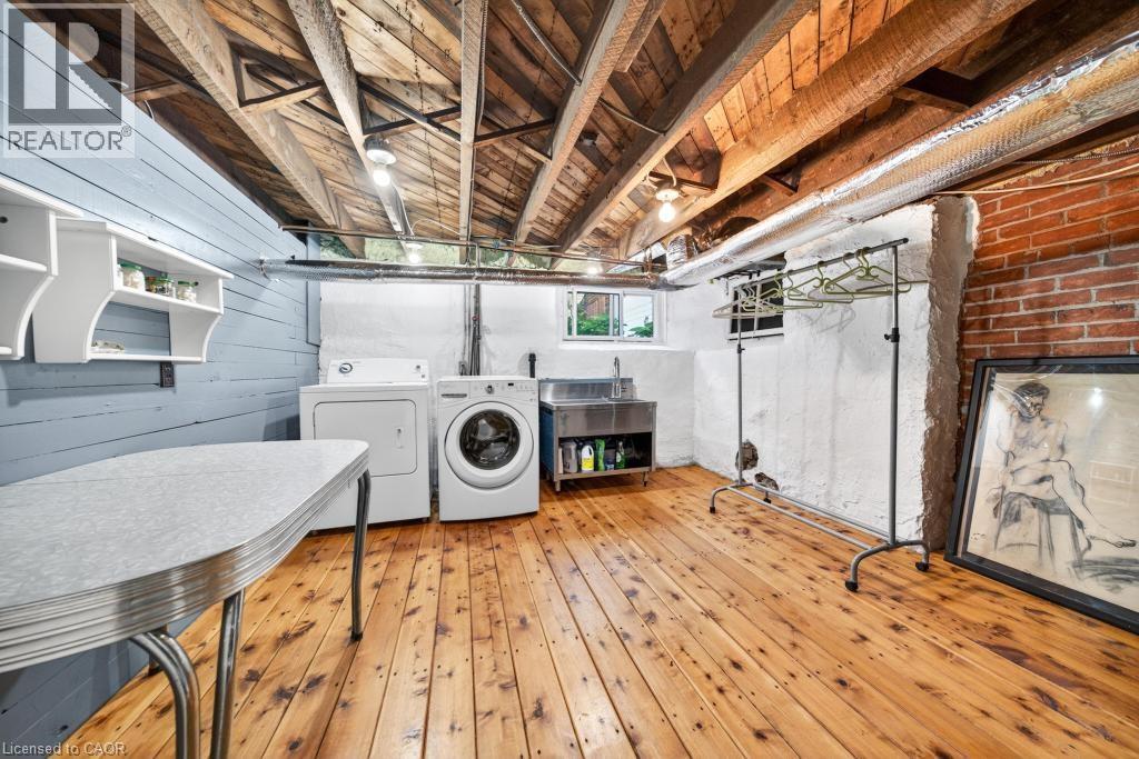 35 BURRIS Street - 43