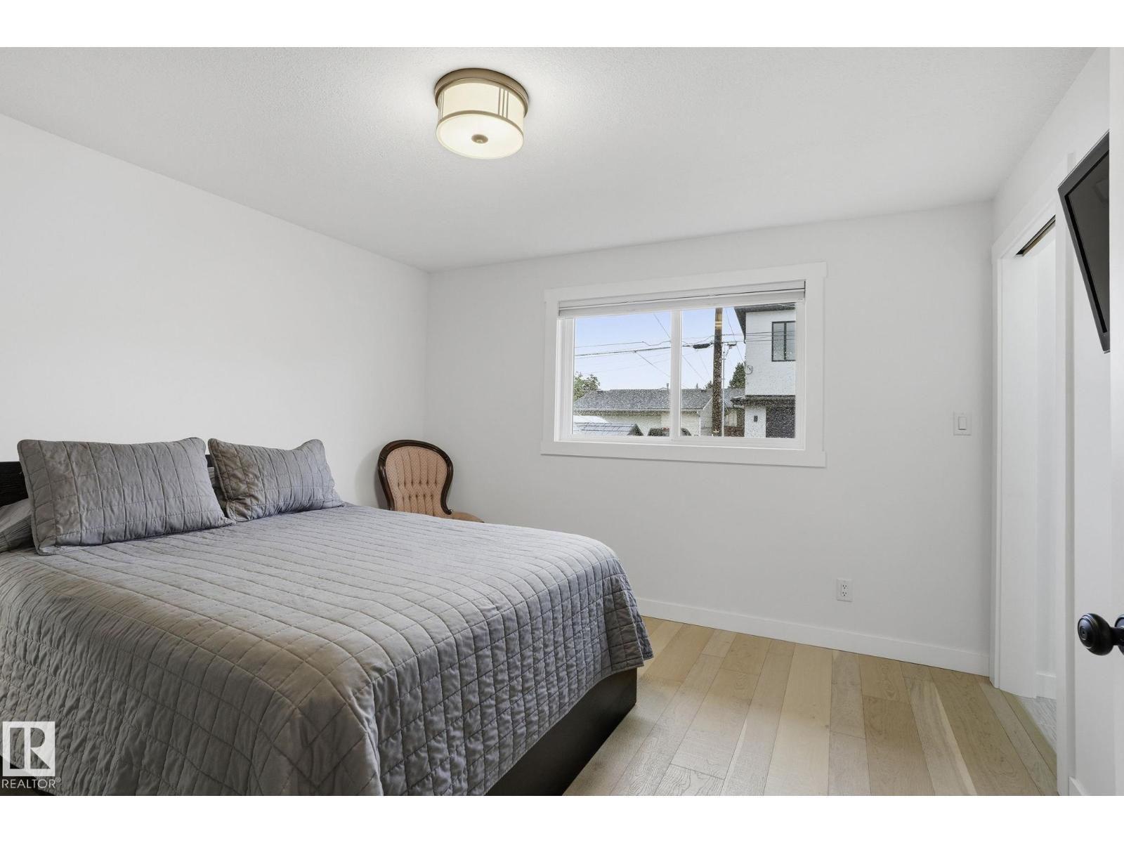 4502 53 AV — photo 13