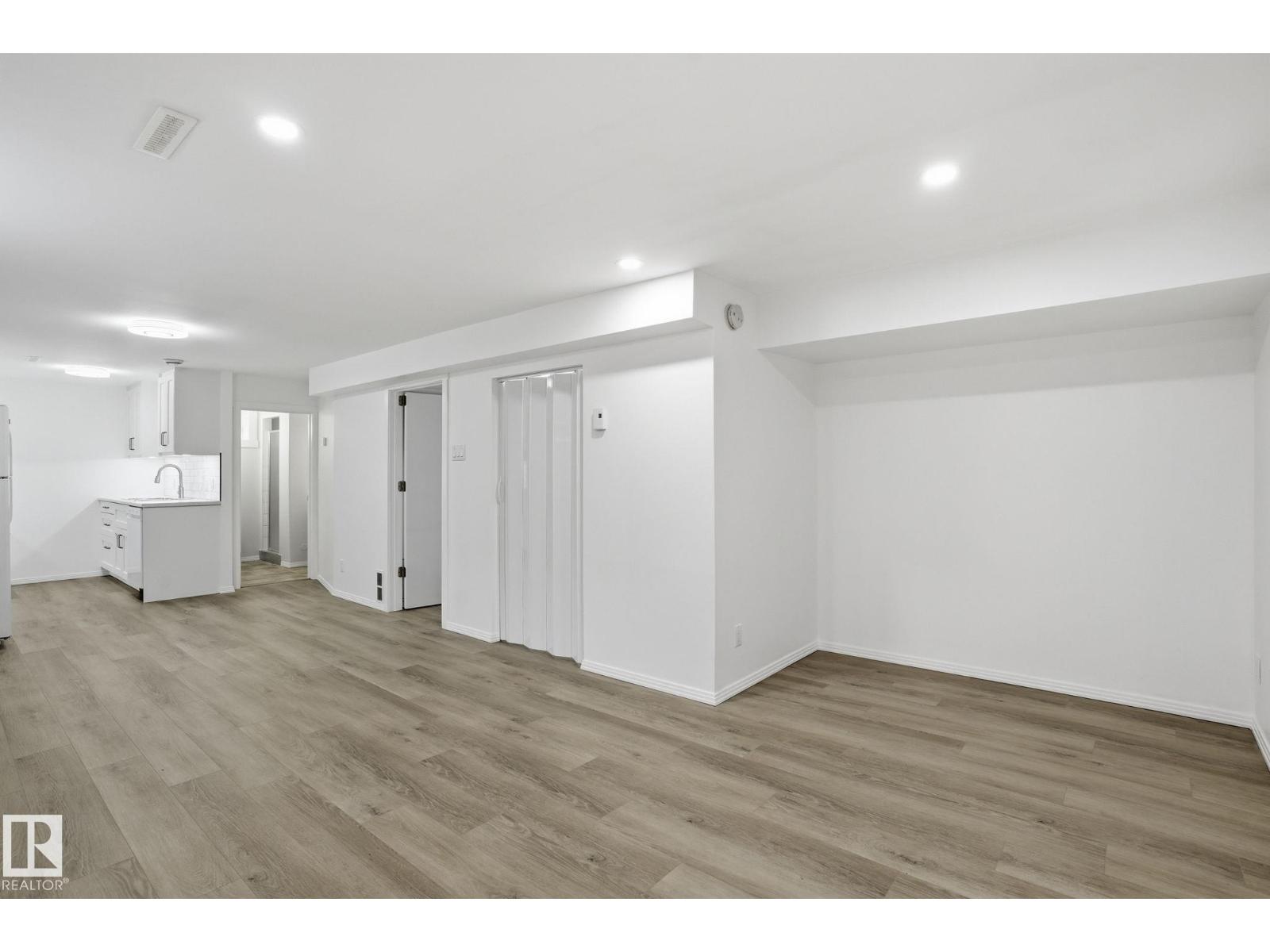 4502 53 AV — photo 21