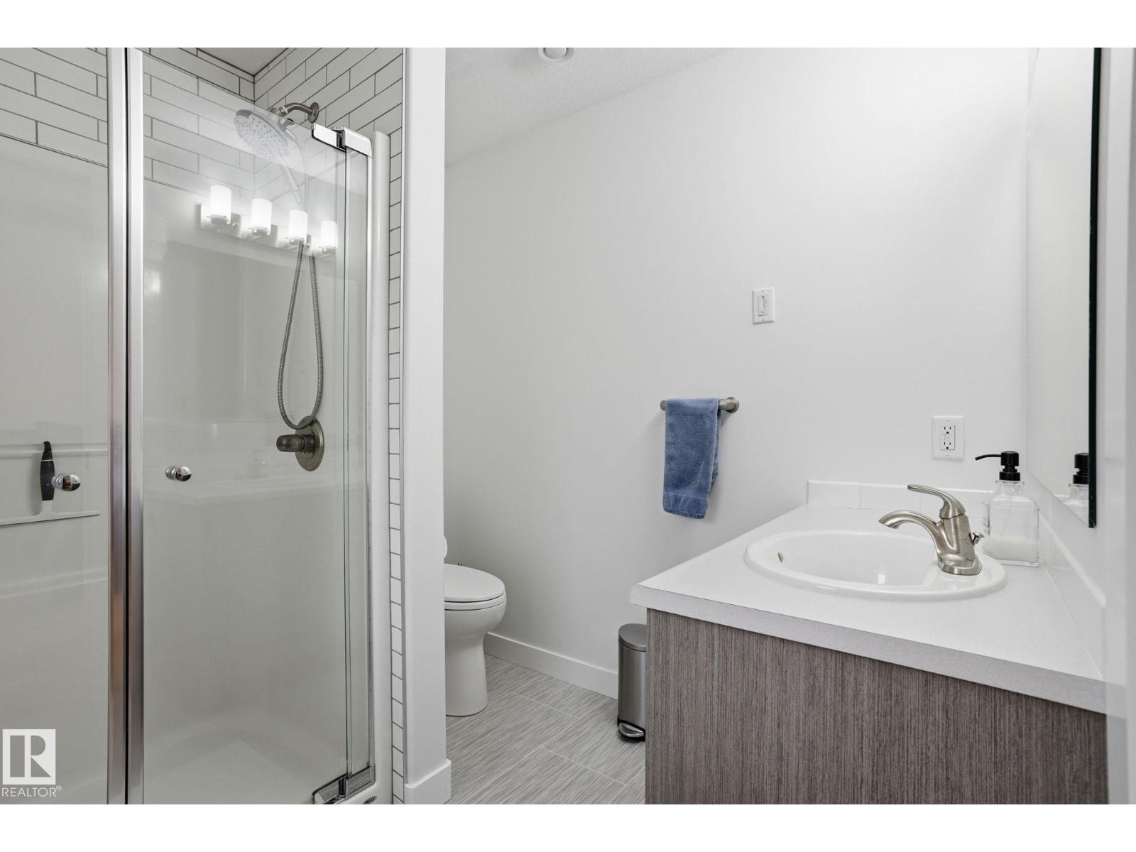4502 53 AV — photo 15