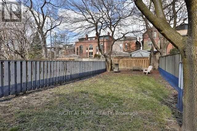 34 MACPHERSON AVENUE - 19