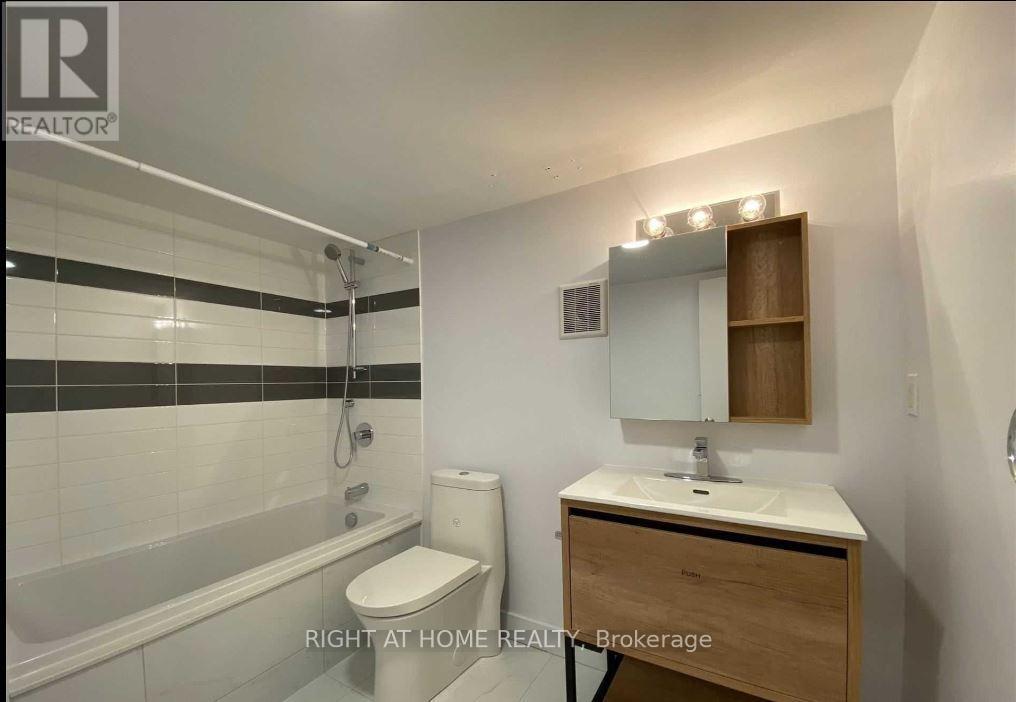 34 MACPHERSON AVENUE - 14