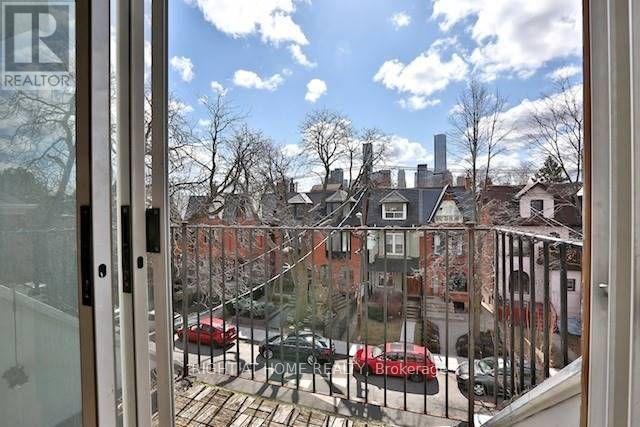 34 MACPHERSON AVENUE - 17