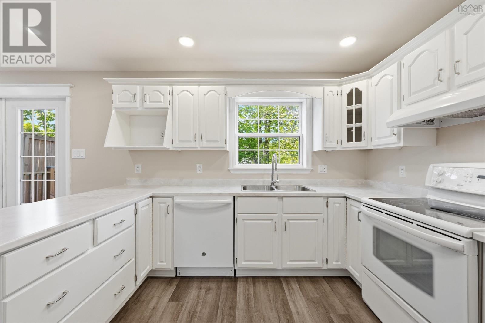Property 31 of 50 of 46 Batten Crescent