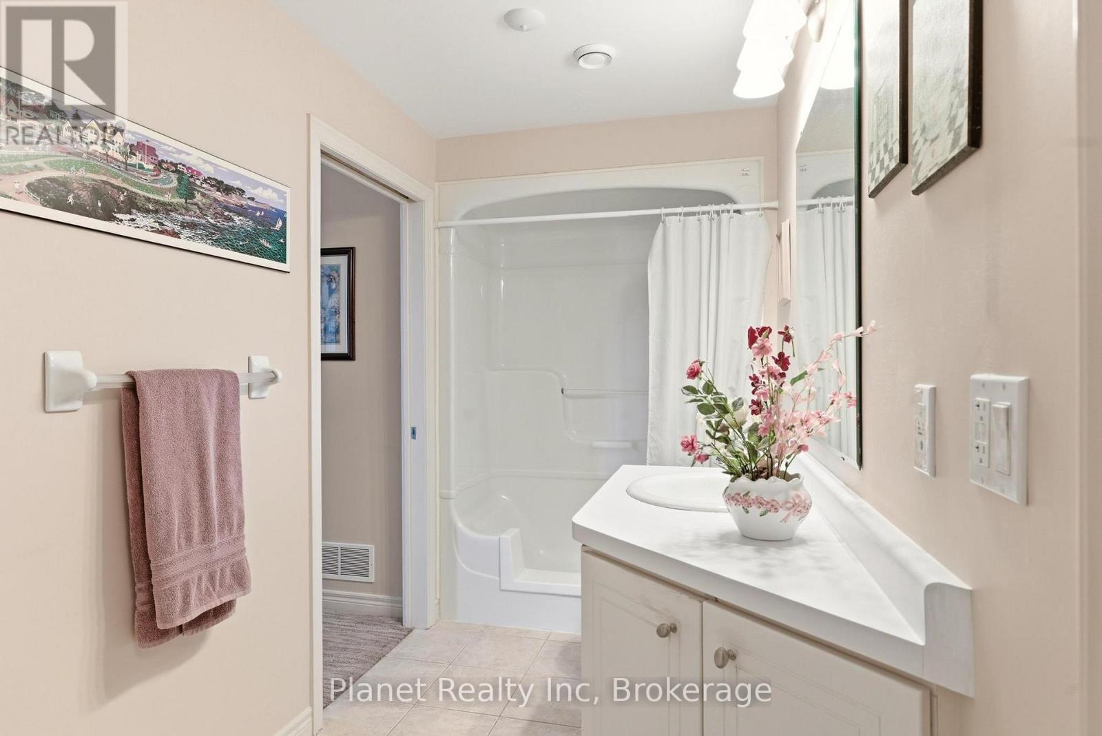 #D301 71 BAYBERRY DRIVE - 16