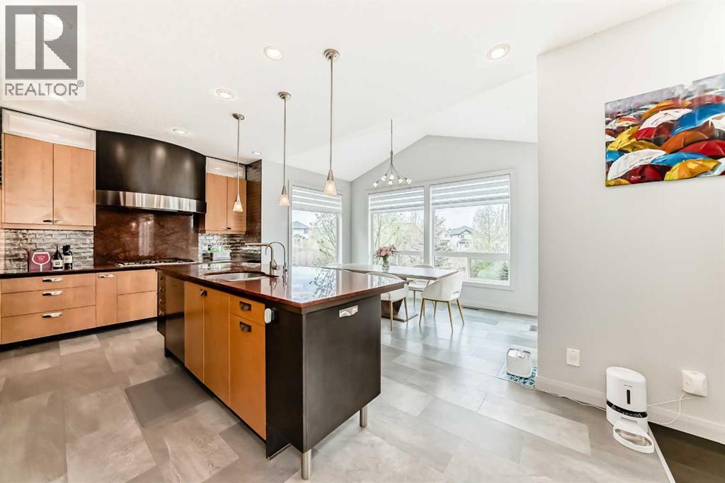 11 Cresthaven Bay SW - 11