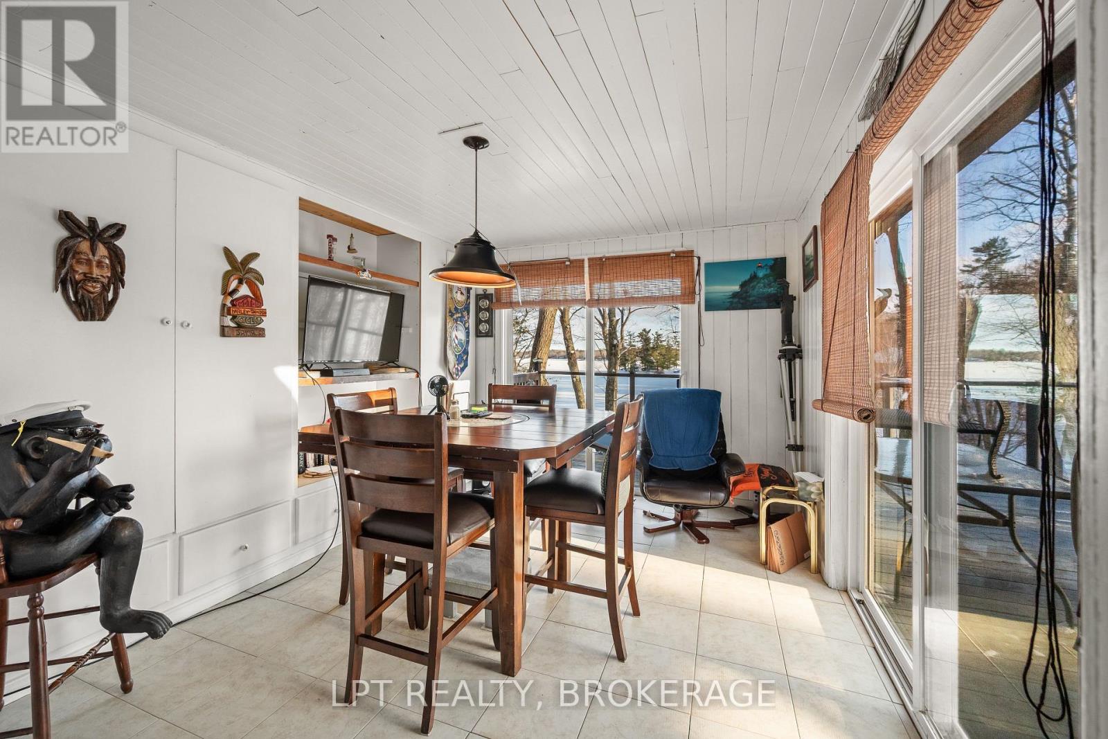 31 ACORN LANE - 21