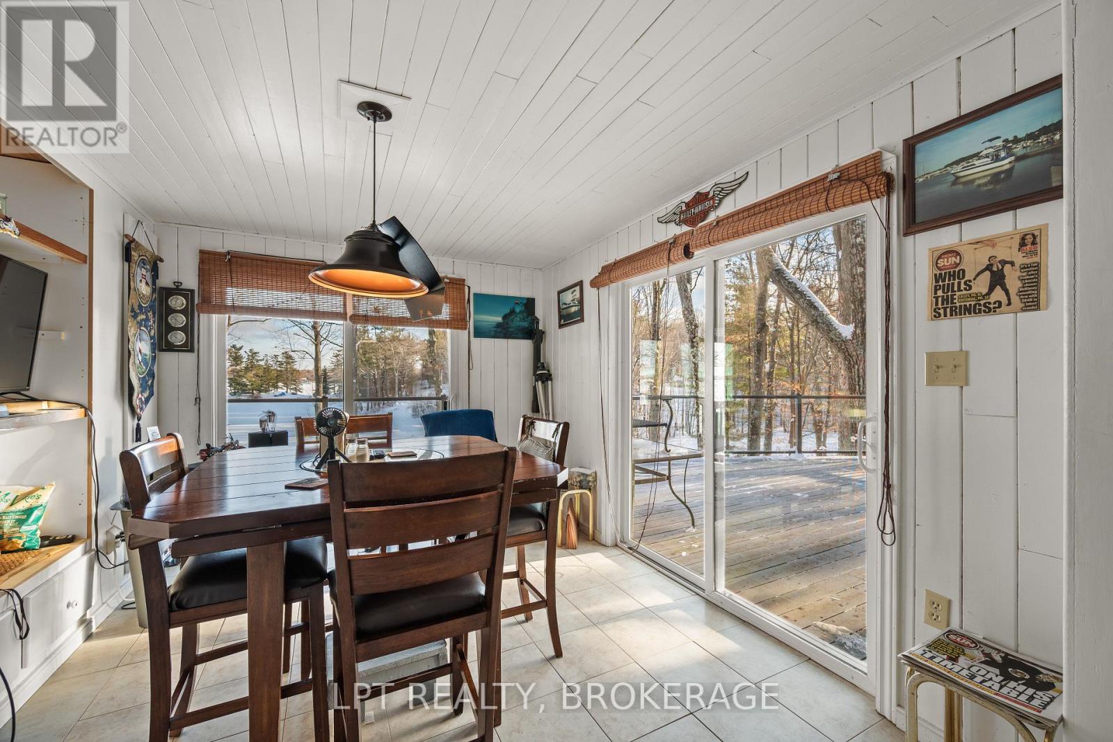 31 ACORN LANE - 22