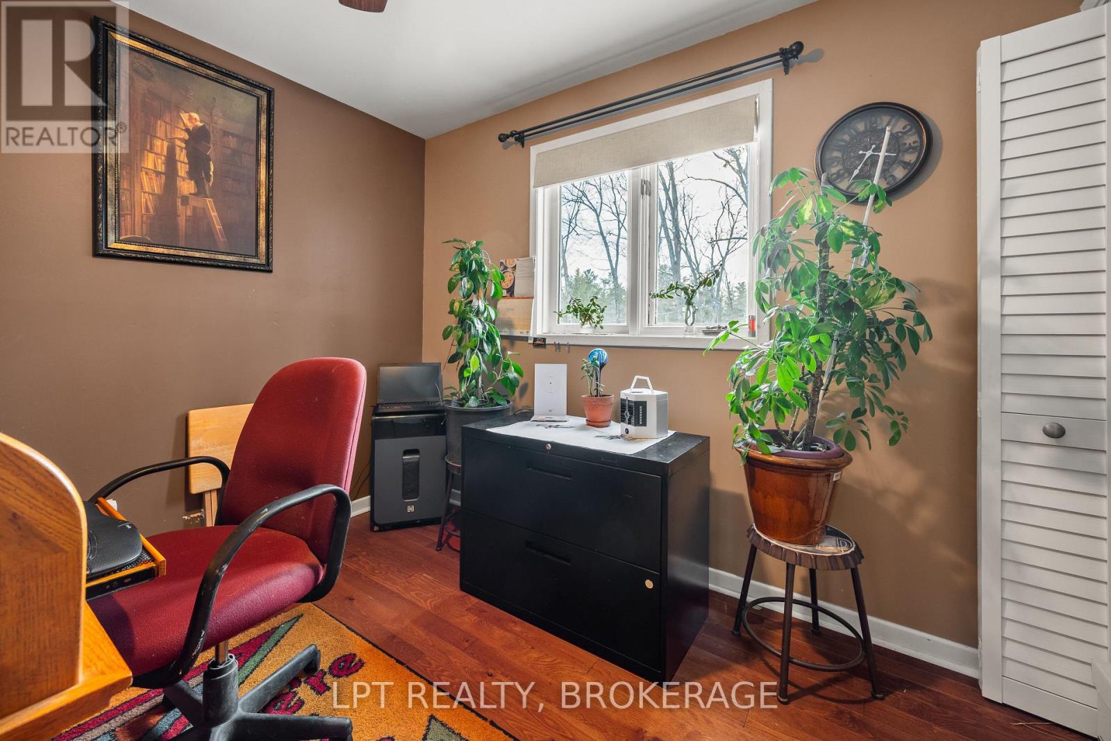 31 ACORN LANE - 28