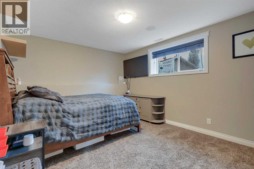 27 Fern Glade Crescent - 43