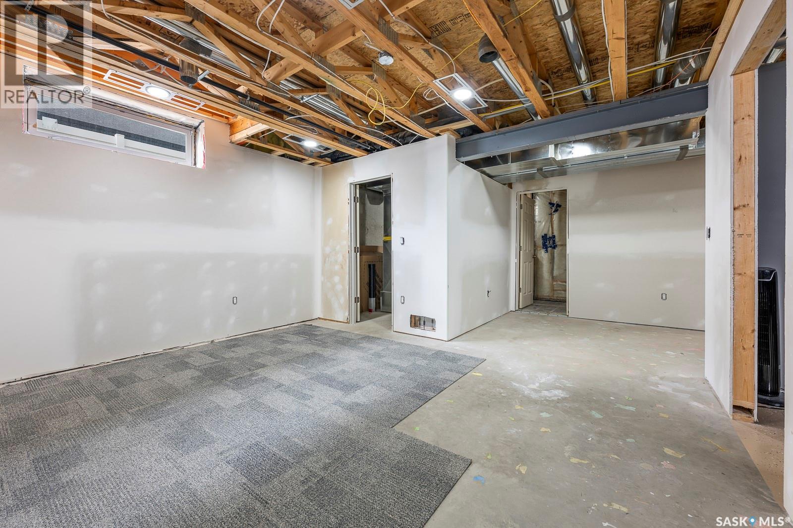 1640 Maple Rose CRESCENT N - 32